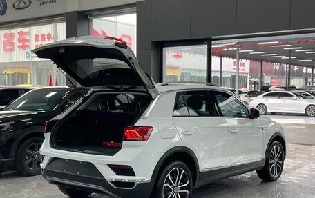 Volkswagen T-Roc I, 2022 год, 1 496 000 рублей, 4 фотография