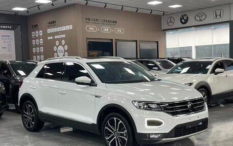 Volkswagen T-Roc I, 2022 год, 1 496 000 рублей, 3 фотография