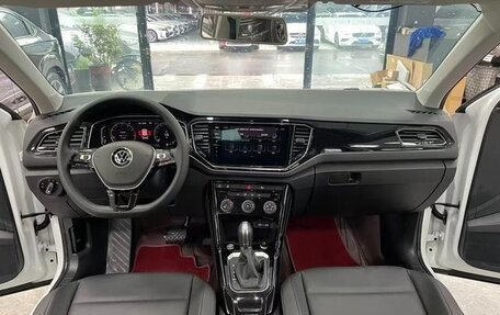 Volkswagen T-Roc I, 2022 год, 1 496 000 рублей, 7 фотография
