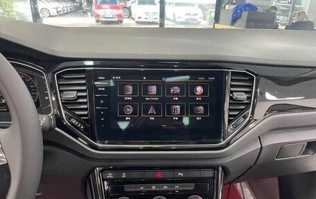 Volkswagen T-Roc I, 2022 год, 1 496 000 рублей, 13 фотография