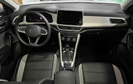 Volkswagen T-Roc I, 2023 год, 1 659 830 рублей, 9 фотография