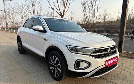 Volkswagen T-Roc I, 2023 год, 1 659 830 рублей, 3 фотография