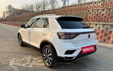 Volkswagen T-Roc I, 2023 год, 1 659 830 рублей, 5 фотография