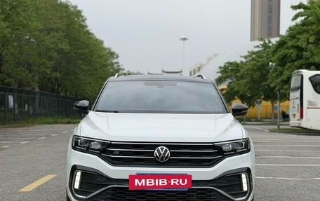 Volkswagen T-Roc I, 2022 год, 1 479 000 рублей, 2 фотография