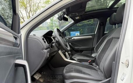 Volkswagen T-Roc I, 2022 год, 1 479 000 рублей, 7 фотография