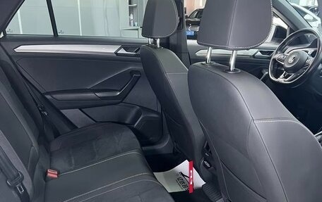 Volkswagen T-Roc I, 2022 год, 1 500 000 рублей, 18 фотография