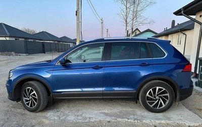 Volkswagen Tiguan II, 2018 год, 2 300 000 рублей, 1 фотография