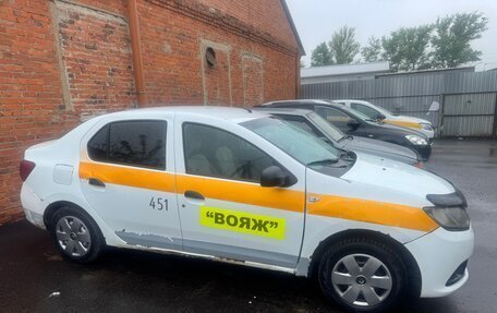 Renault Logan II, 2017 год, 220 000 рублей, 2 фотография