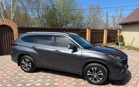 Toyota Highlander, 2021 год, 3 800 000 рублей, 3 фотография