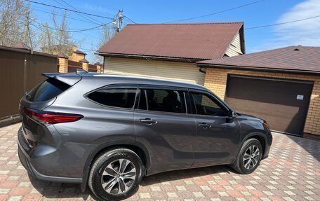 Toyota Highlander, 2021 год, 3 800 000 рублей, 5 фотография