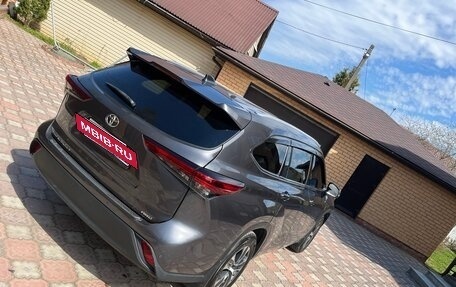 Toyota Highlander, 2021 год, 3 800 000 рублей, 7 фотография