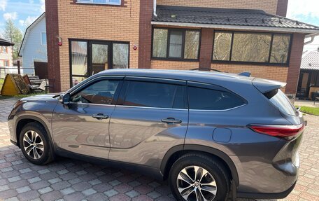 Toyota Highlander, 2021 год, 3 800 000 рублей, 11 фотография