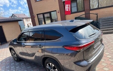 Toyota Highlander, 2021 год, 3 800 000 рублей, 10 фотография