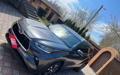 Toyota Highlander, 2021 год, 3 800 000 рублей, 15 фотография