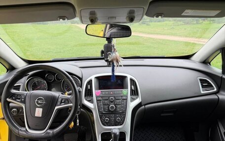 Opel Astra J, 2014 год, 850 000 рублей, 2 фотография