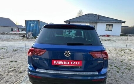 Volkswagen Tiguan II, 2018 год, 2 300 000 рублей, 3 фотография