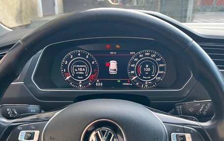 Volkswagen Tiguan II, 2018 год, 2 300 000 рублей, 17 фотография