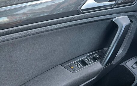 Volkswagen Tiguan II, 2018 год, 2 300 000 рублей, 18 фотография