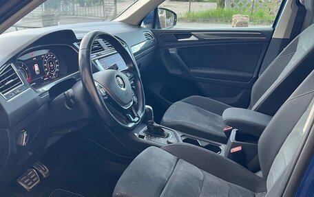 Volkswagen Tiguan II, 2018 год, 2 300 000 рублей, 19 фотография