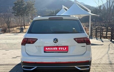 Volkswagen Tiguan II, 2023 год, 2 580 888 рублей, 5 фотография