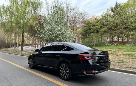 Skoda Superb III рестайлинг, 2021 год, 1 820 000 рублей, 3 фотография