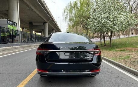 Skoda Superb III рестайлинг, 2021 год, 1 820 000 рублей, 4 фотография