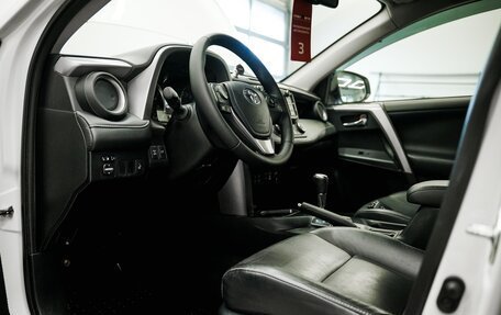 Toyota RAV4, 2016 год, 2 300 000 рублей, 15 фотография