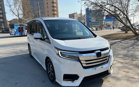 Honda Stepwgn IV, 2021 год, 1 950 000 рублей, 4 фотография