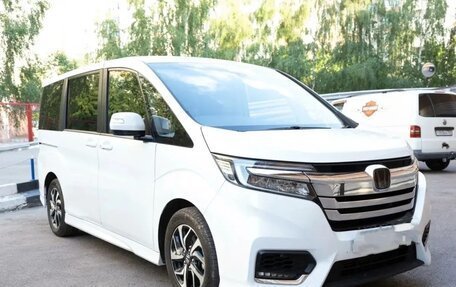 Honda Stepwgn IV, 2021 год, 1 950 000 рублей, 5 фотография