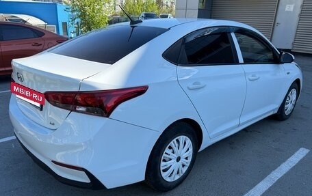 Hyundai Solaris II рестайлинг, 2020 год, 900 000 рублей, 3 фотография