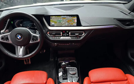 BMW 1 серия, 2021 год, 2 800 000 рублей, 9 фотография