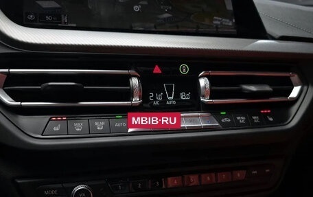 BMW 1 серия, 2021 год, 2 800 000 рублей, 14 фотография