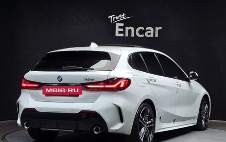 BMW 1 серия, 2021 год, 2 800 000 рублей, 4 фотография