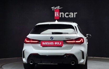 BMW 1 серия, 2021 год, 2 800 000 рублей, 5 фотография