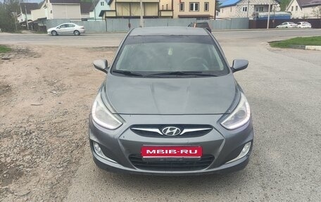 Hyundai Solaris II рестайлинг, 2013 год, 380 000 рублей, 1 фотография
