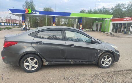 Hyundai Solaris II рестайлинг, 2013 год, 380 000 рублей, 4 фотография