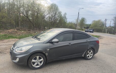 Hyundai Solaris II рестайлинг, 2013 год, 380 000 рублей, 3 фотография