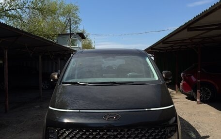Hyundai Staria, 2023 год, 5 850 000 рублей, 3 фотография
