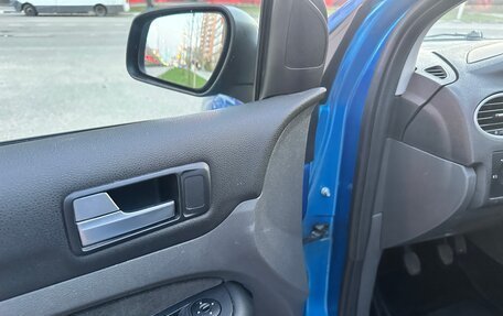Ford Focus II рестайлинг, 2006 год, 700 000 рублей, 23 фотография