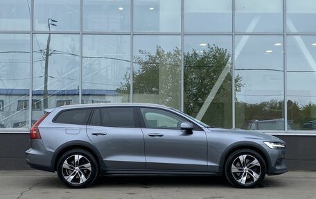 Volvo V60 II, 2021 год, 3 999 000 рублей, 4 фотография
