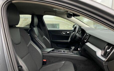 Volvo V60 II, 2021 год, 3 999 000 рублей, 24 фотография