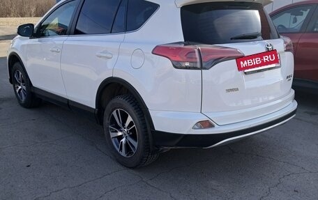 Toyota RAV4, 2015 год, 2 500 000 рублей, 4 фотография
