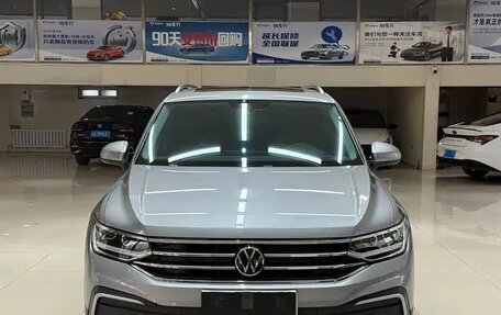 Volkswagen Tiguan II, 2022 год, 2 210 013 рублей, 2 фотография