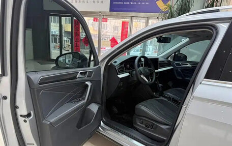 Volkswagen Tiguan II, 2022 год, 2 210 013 рублей, 9 фотография