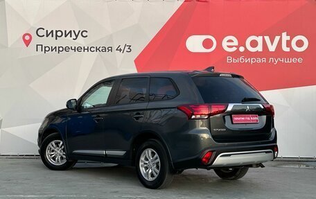 Mitsubishi Outlander III рестайлинг 3, 2021 год, 2 350 000 рублей, 4 фотография
