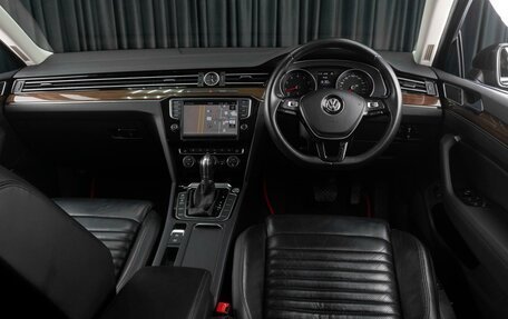 Volkswagen Passat B8 рестайлинг, 2015 год, 1 879 000 рублей, 11 фотография