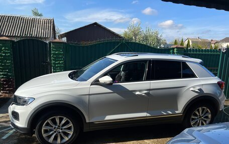 Volkswagen T-Roc I, 2021 год, 2 250 000 рублей, 3 фотография