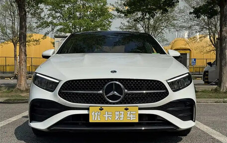 Mercedes-Benz A-Класс, 2023 год, 1 700 000 рублей, 2 фотография