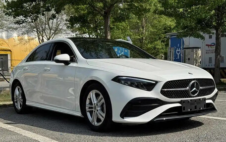 Mercedes-Benz A-Класс, 2023 год, 1 700 000 рублей, 9 фотография