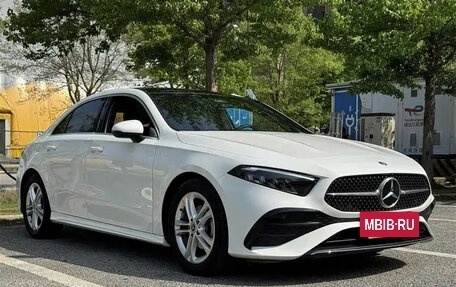 Mercedes-Benz A-Класс, 2023 год, 1 700 000 рублей, 3 фотография